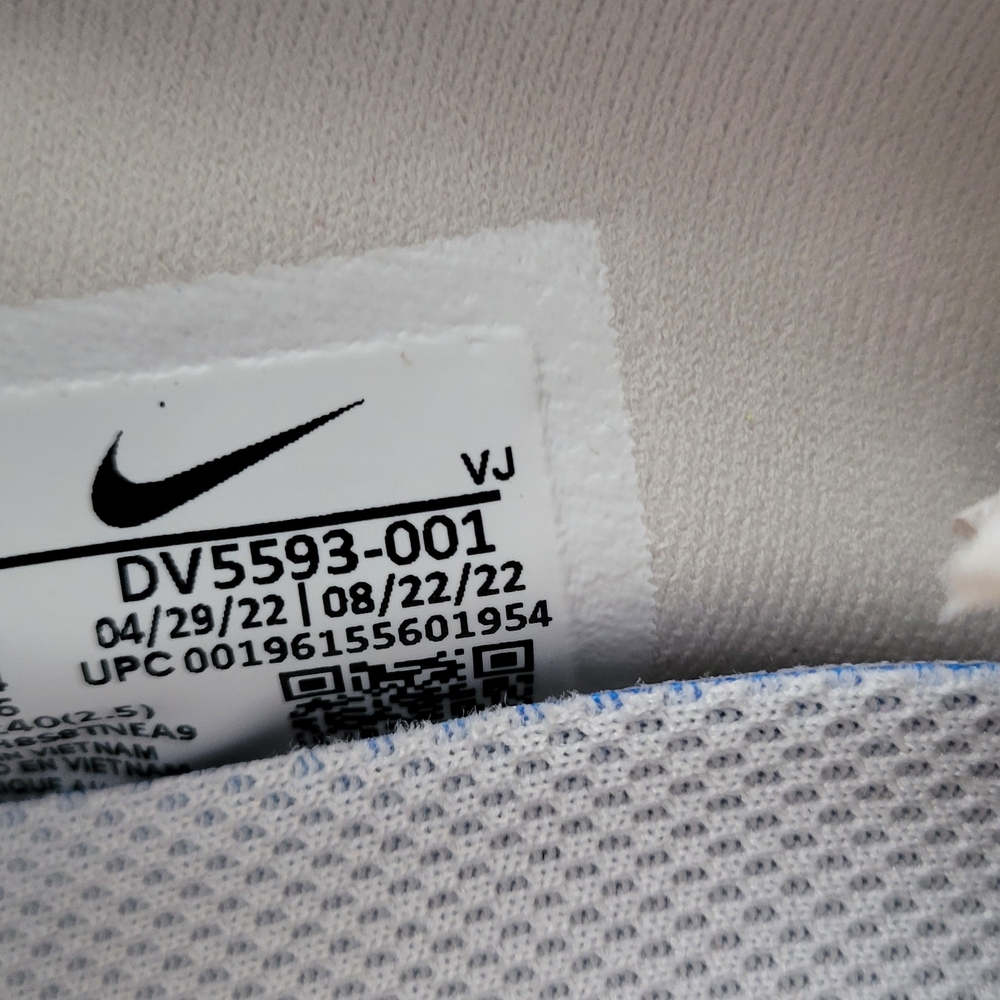 Nike Men's White Slip-On Shoes Men 5.5  Women 7 - Picture 6 of 6